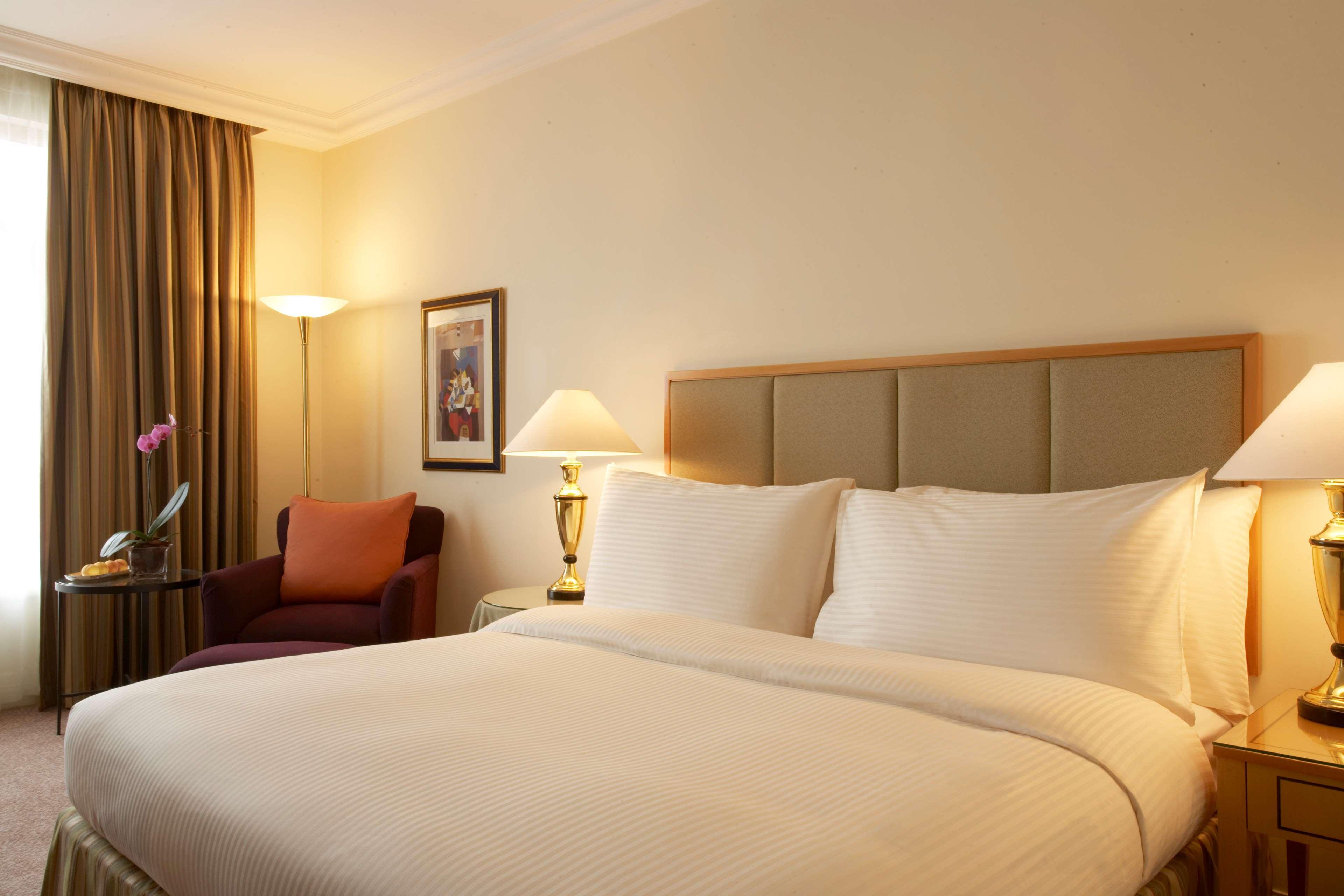 โรงแรมแกรนด์ ไฮแอท อัมมัน อัมมาน ภายนอก รูปภาพ A bedroom at the hotel