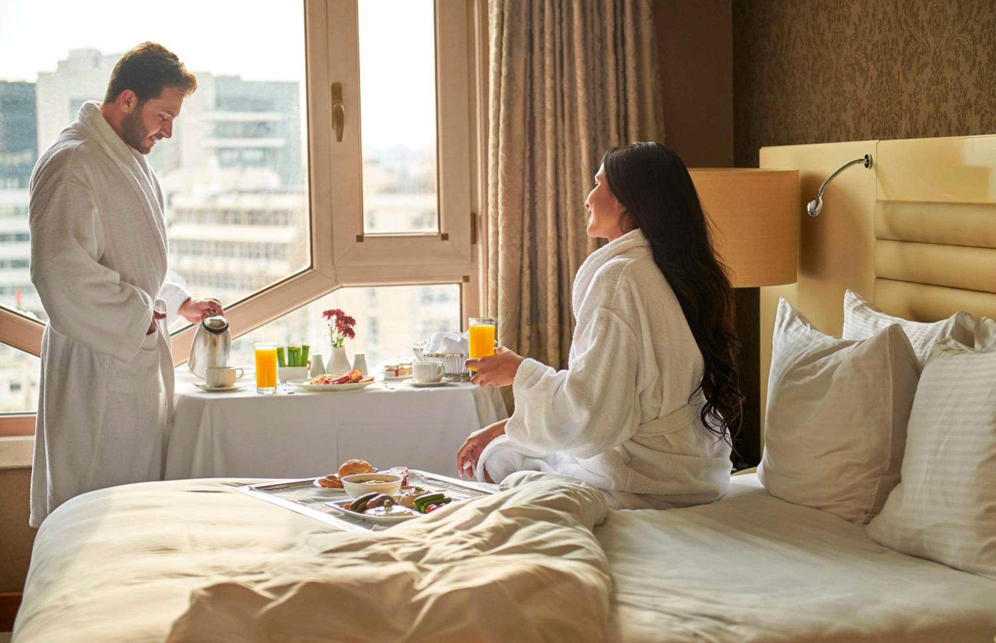 โรงแรมแกรนด์ ไฮแอท อัมมัน อัมมาน ภายนอก รูปภาพ Room service